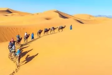 excursión al desierto de merzouga, atardecer o amanecer en las dunas